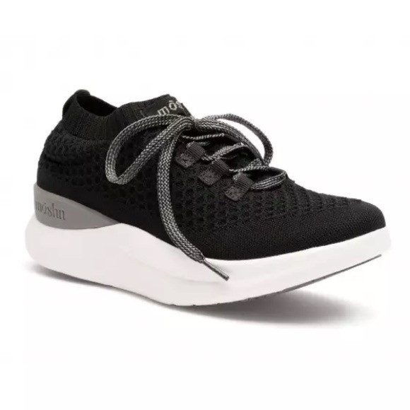 MOSHN Shoes - Women’s MOSHN By Klogs Vigor black rocker bottom sneakers- Size 10.5